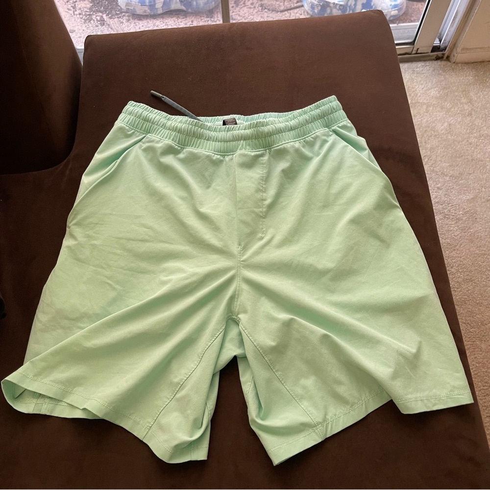 SEAFOAM GREEN WORKOUT SHORTS